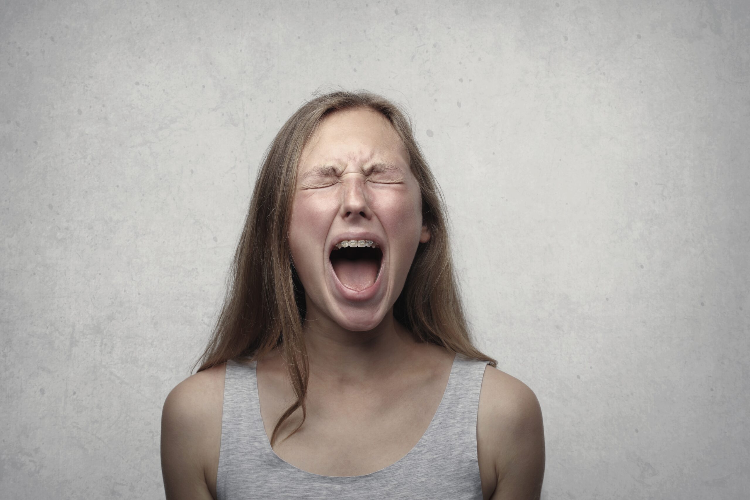 Perché gli altri ci irritano